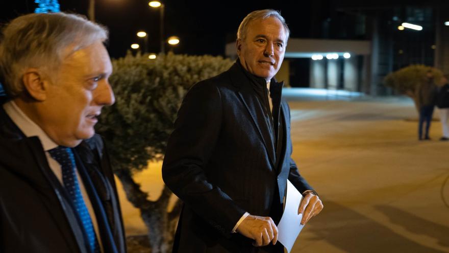 Personalidades y amigos despiden a César Alierta en el cementerio de Torrero de Zaragoza