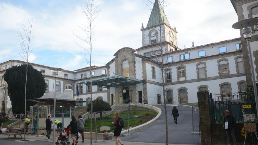 Exterior del Hospital Provincial de Pontevedra. // R. Vázquez