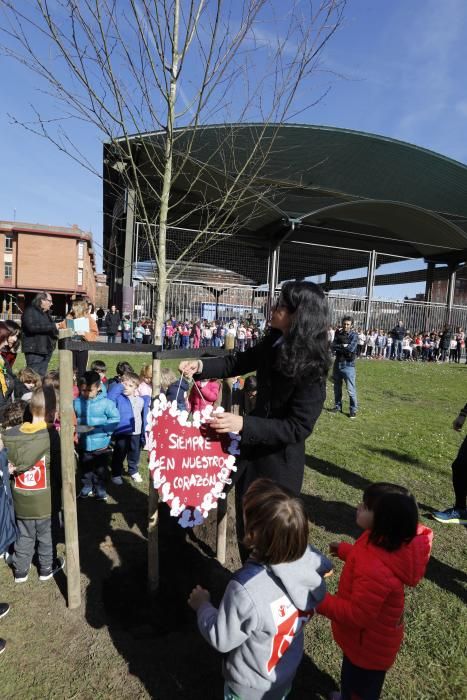 Homenaje a Thiago Guamán en el colegio Atalía