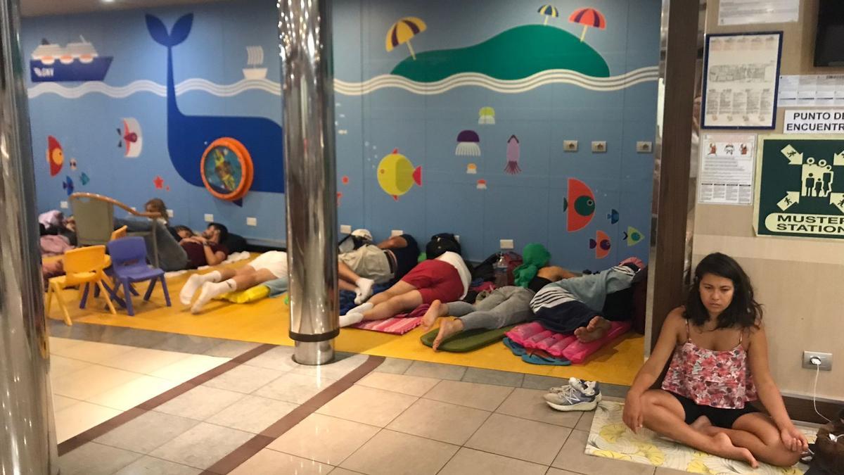 Indignació en un ferri Barcelona-Palma: «Hem pagat per dos camarots i hem viatjat a terra» Indignació en un ferri Barcelona-Palma: «Hem pagat per dos camarots i hem viatjat a terra»