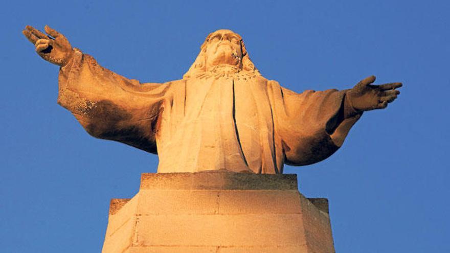 La estatua logró cambiar el nombre de la colina, que desde entonces es conocida como el puig del Cor de Jesús