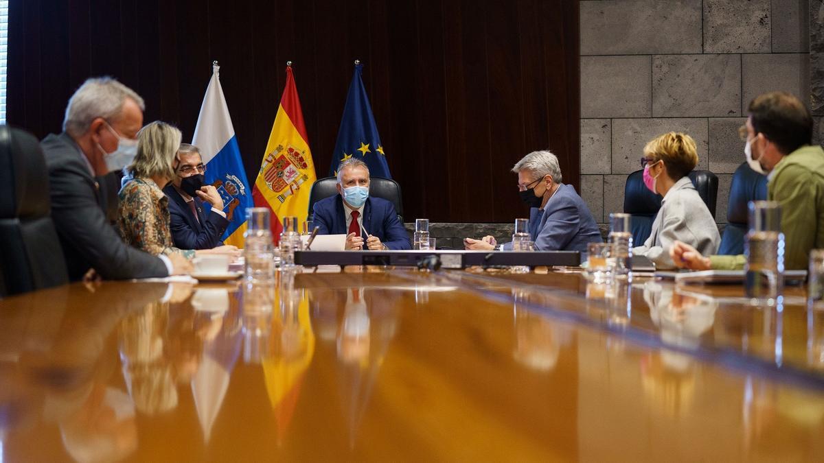 Reunión del Consejo de Gobierno, hoy, en Santa Cruz de Tenerife.