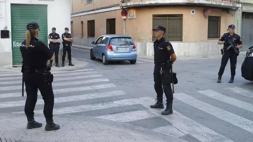 Una bronca familiar en Alzira acaba con un hombre muerto de varios disparos