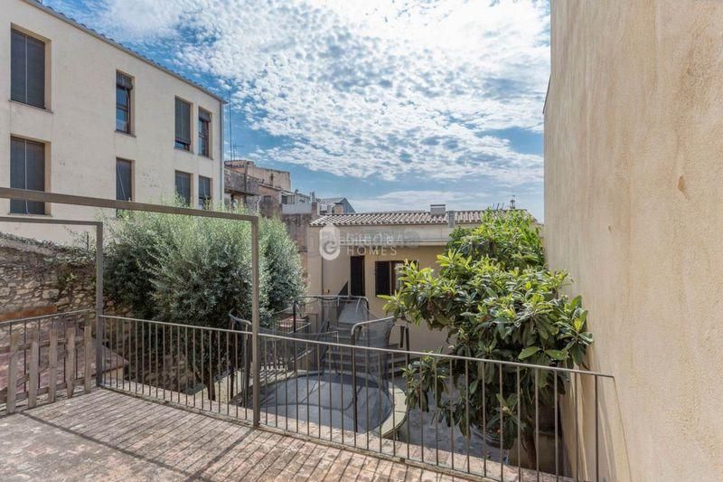 Carrer de Sant Josep, 3.000 € mensuals