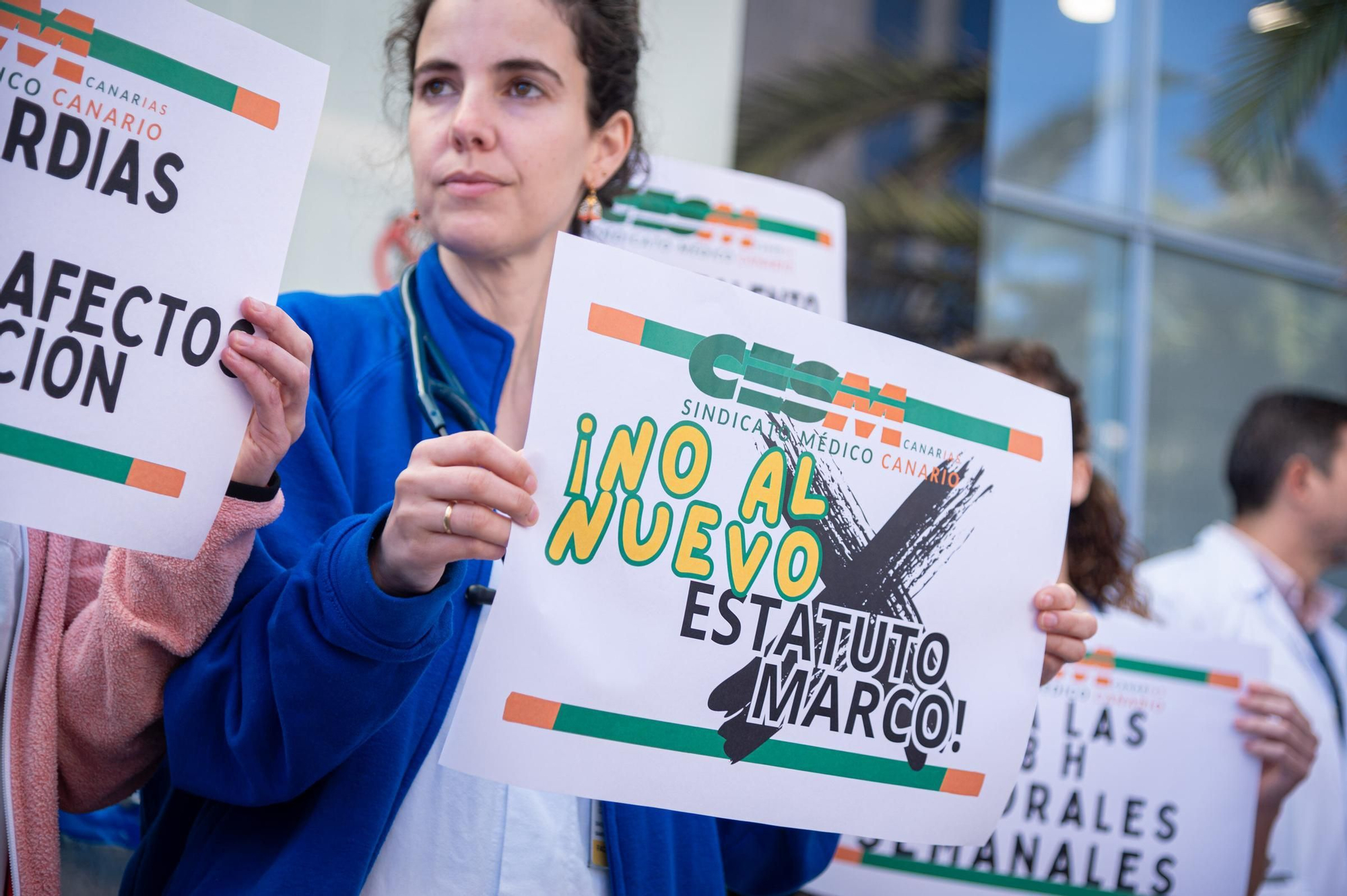 Manifestación por el cambio de condiciones de médicos por parte del Ministerio por fuera del HUC