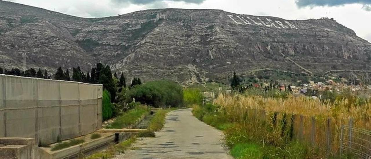 Cullera cierra caminos rurales al tráfico para  evitar los robos de cosechas