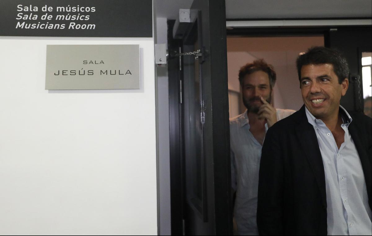 Carlos Mazón y Josep Vicent salen de la Sala Jesús Mula.