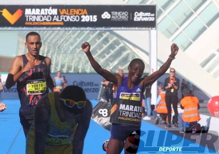 Las mejores imágenes del Maratón Valencia Trinidad Alfonso 2015