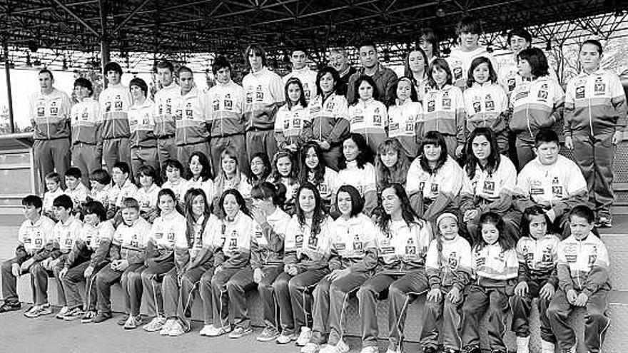 Los componentes de los equipos del Astur Patín, en su presentación.