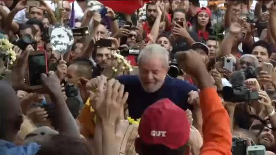 Revocan la orden de liberación de Lula, que sigue en prisión