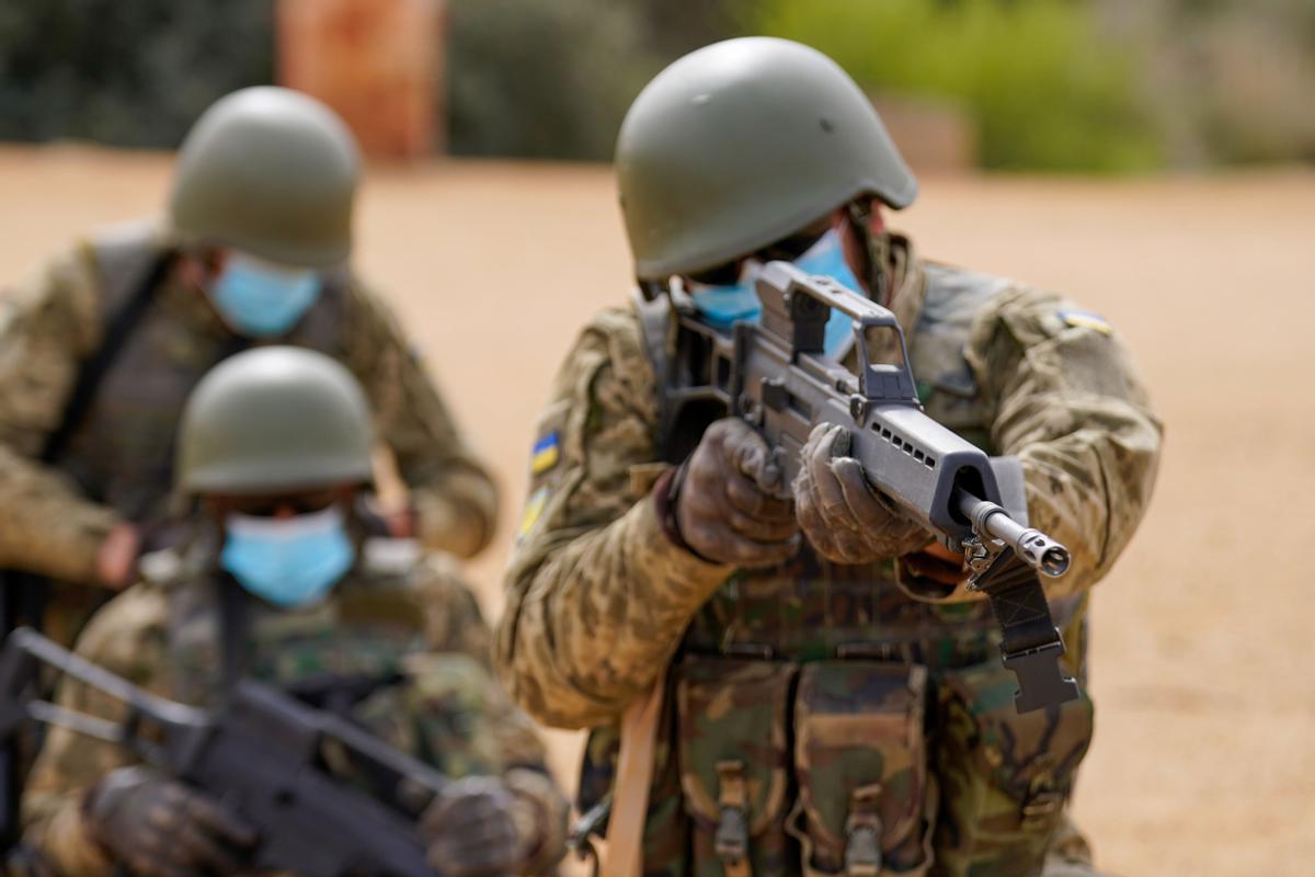 El Ejército de Tierra entrena a militares ucranianos en la Academia de Infantería de Toledo