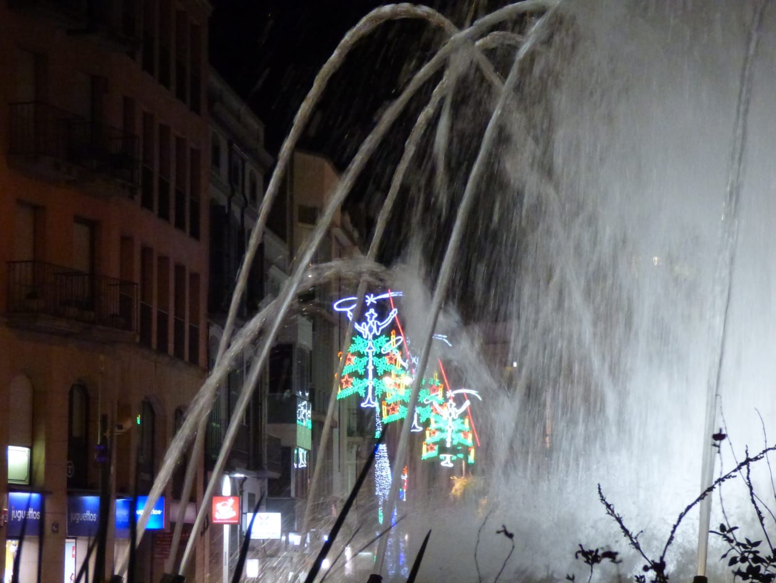 Figueres transforma els seus carrers i places en un conte de Nadal