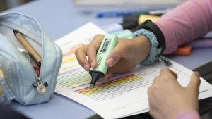 Ni portàtil ni tauleta: el mètode tradicional que activa més el cervell a  l'estudiar