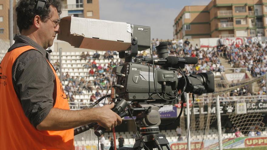 La 7 y el FC Cartagena acercan posturas para emitir partidos en el Cartagonova