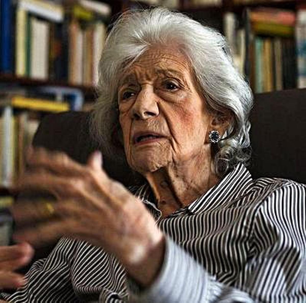 Doce letras con nombre de mujer