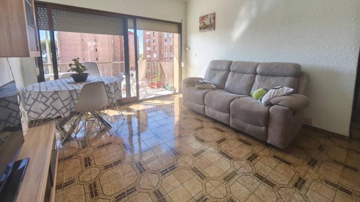 El piso rebajado a la venta en el barrio de San Gabriel de Alicante