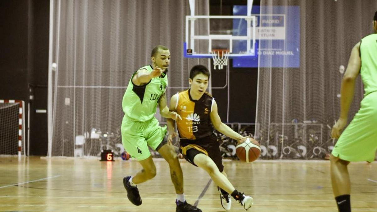 Okada en su etapa en Zentro Basket