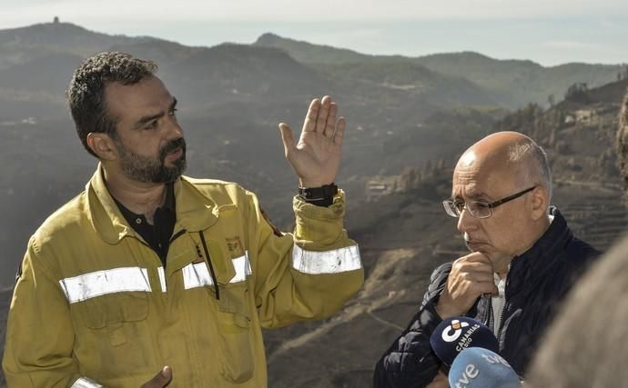 27/09/2017 CUMBRE DE GRAN CANARIA. Consejero del Gobierno de Canarias Morales del incendio. FOTO: J. PÉREZ CURBELO