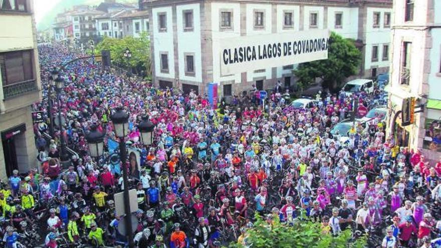 Participantes en la pasada edición de la Clásica «Lagos de Covadonga», en Cangas de Onís.