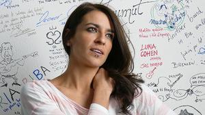 La cantant i compositora interpreta ’Respirar’ del seu àlbum ’Cambio de piel’.