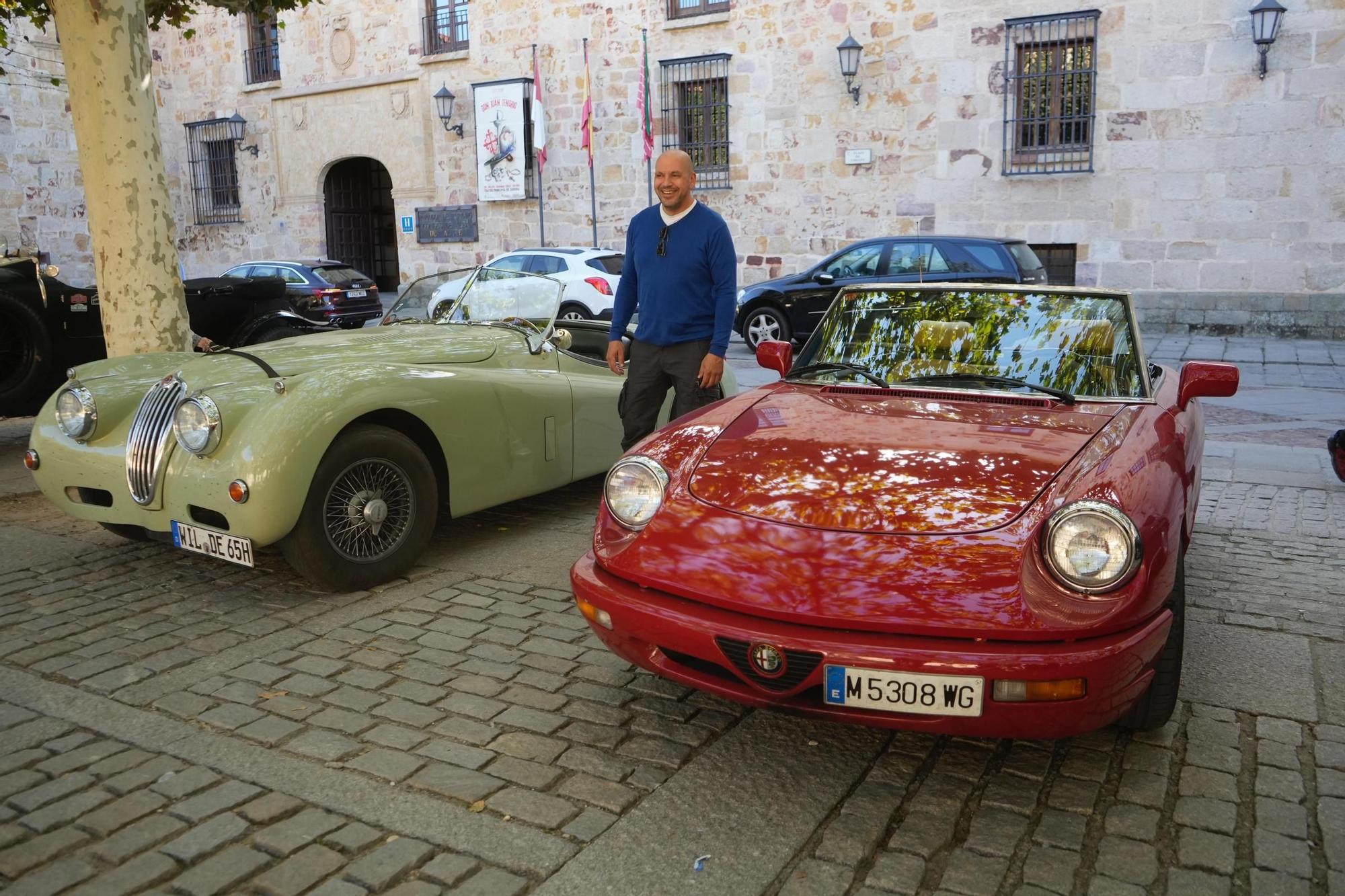 GALERÍA | Zamora, convertida en un expositor de coches antiguos extranjeros