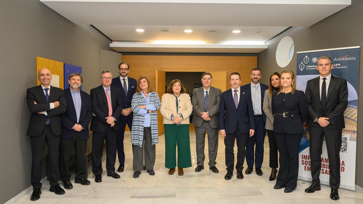 La Cátedra Andersen-UPV reúne a expertos para analizar los retos regulatorios de las redes eléctricas