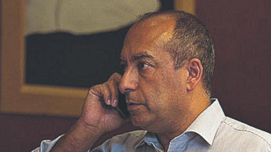 Julio Cruz.