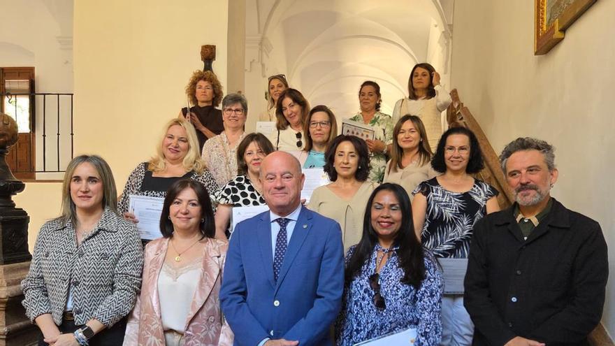 Antequera hace entrega de los diplomas del Programa de Empleo y Formación ‘Sociosanitario II’ a 15 alumnas mayores de 52 años