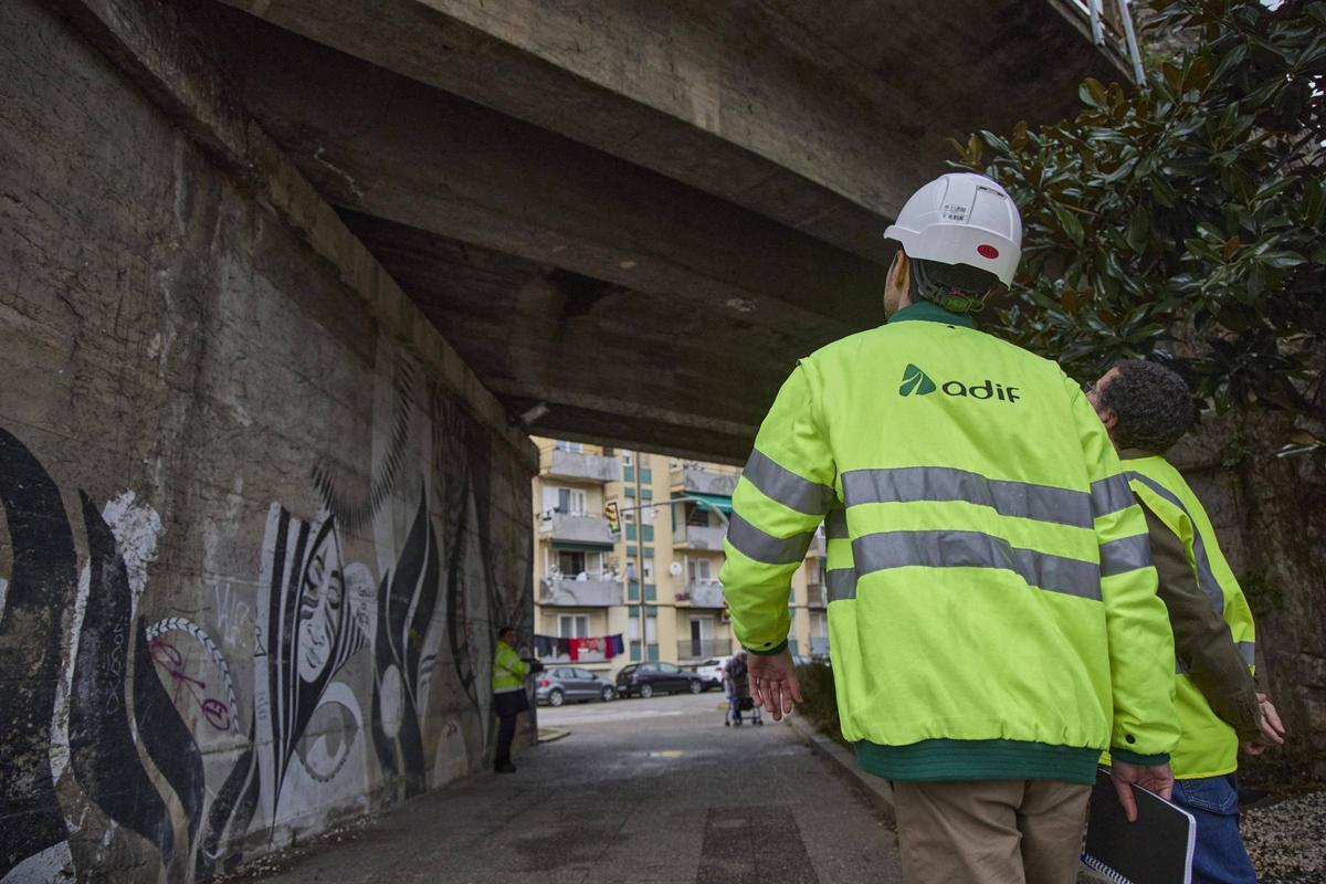 Les fotos de la revisió del viaducte de Girona per part d'Adif