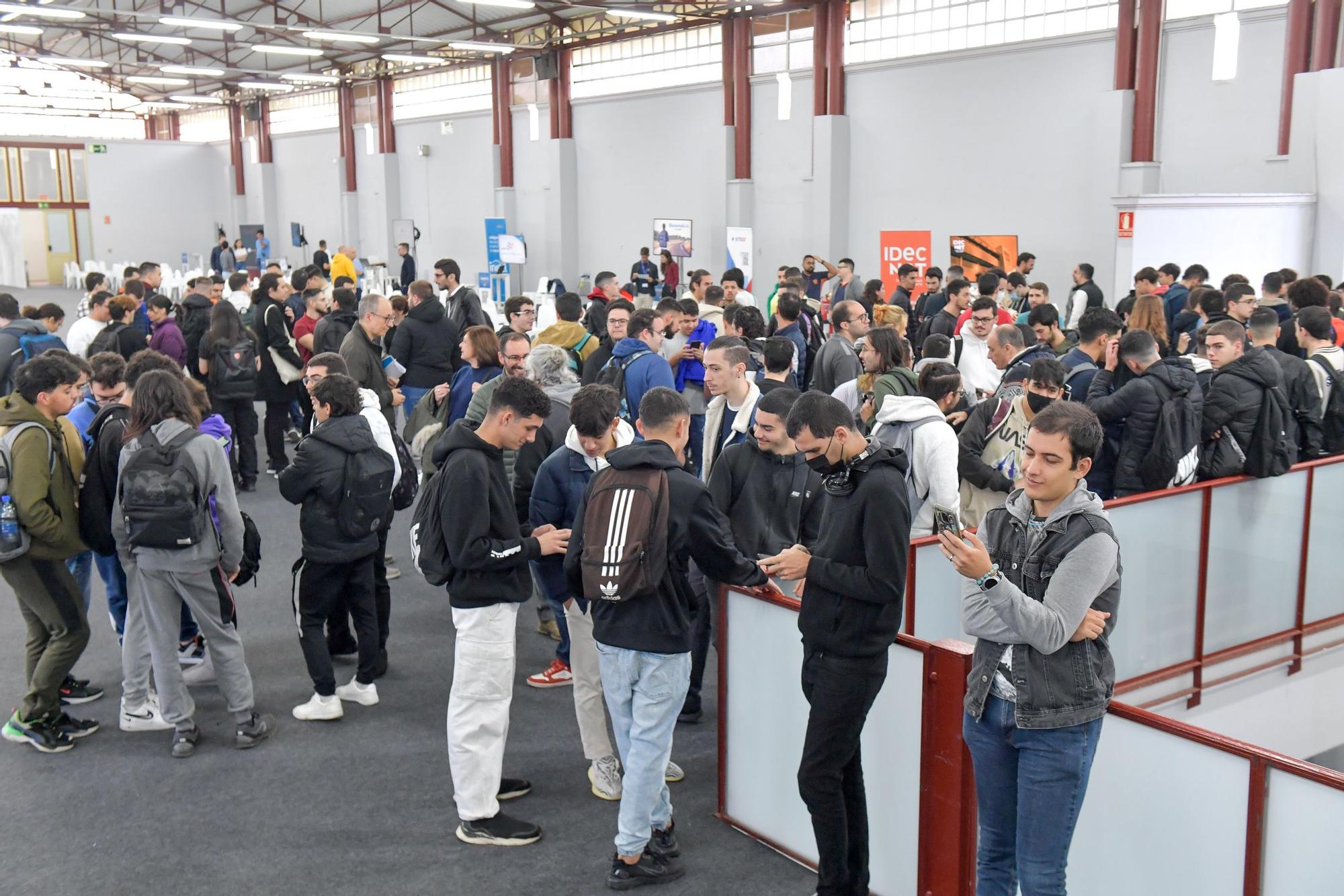 Encuentro alumnado de informática y empresas del sector de las nuevas tecnologías Conecta Tic 23