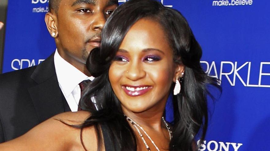 Bobbi Kristina Brown permanece ingresada en coma.