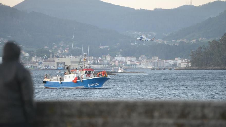 El naufragio de un pesquero en Combarro en imágenes