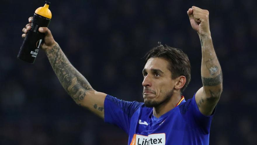 Damián Suárez celebra el pase del Getafe en Ámsterdam.