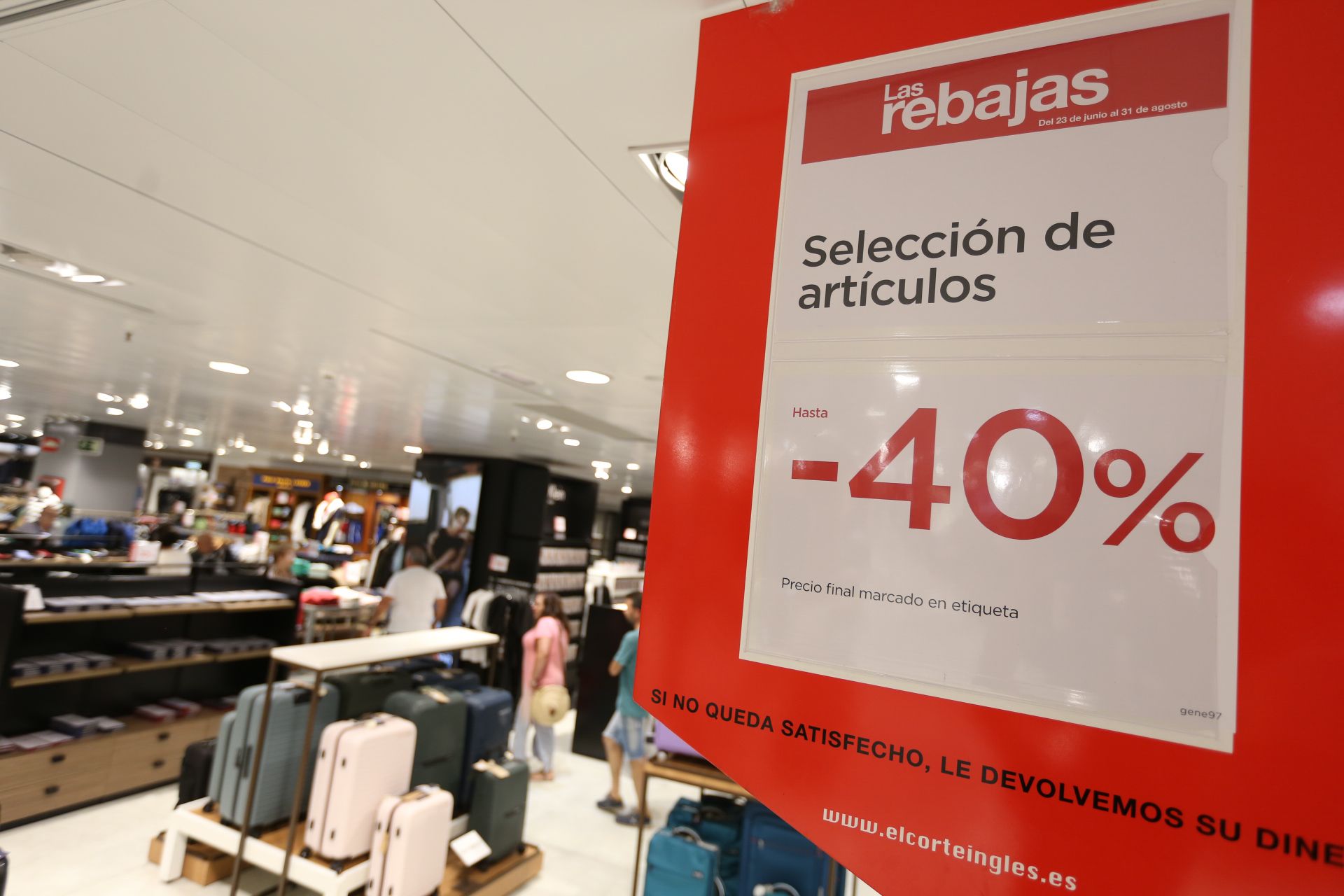 El comercio de Alicante confía en las rebajas de verano