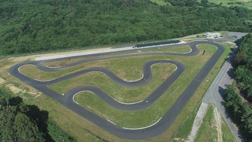 El circuito se reestrena tras la renovación integral de su aglomerado y obras de mejora de la seguridad.