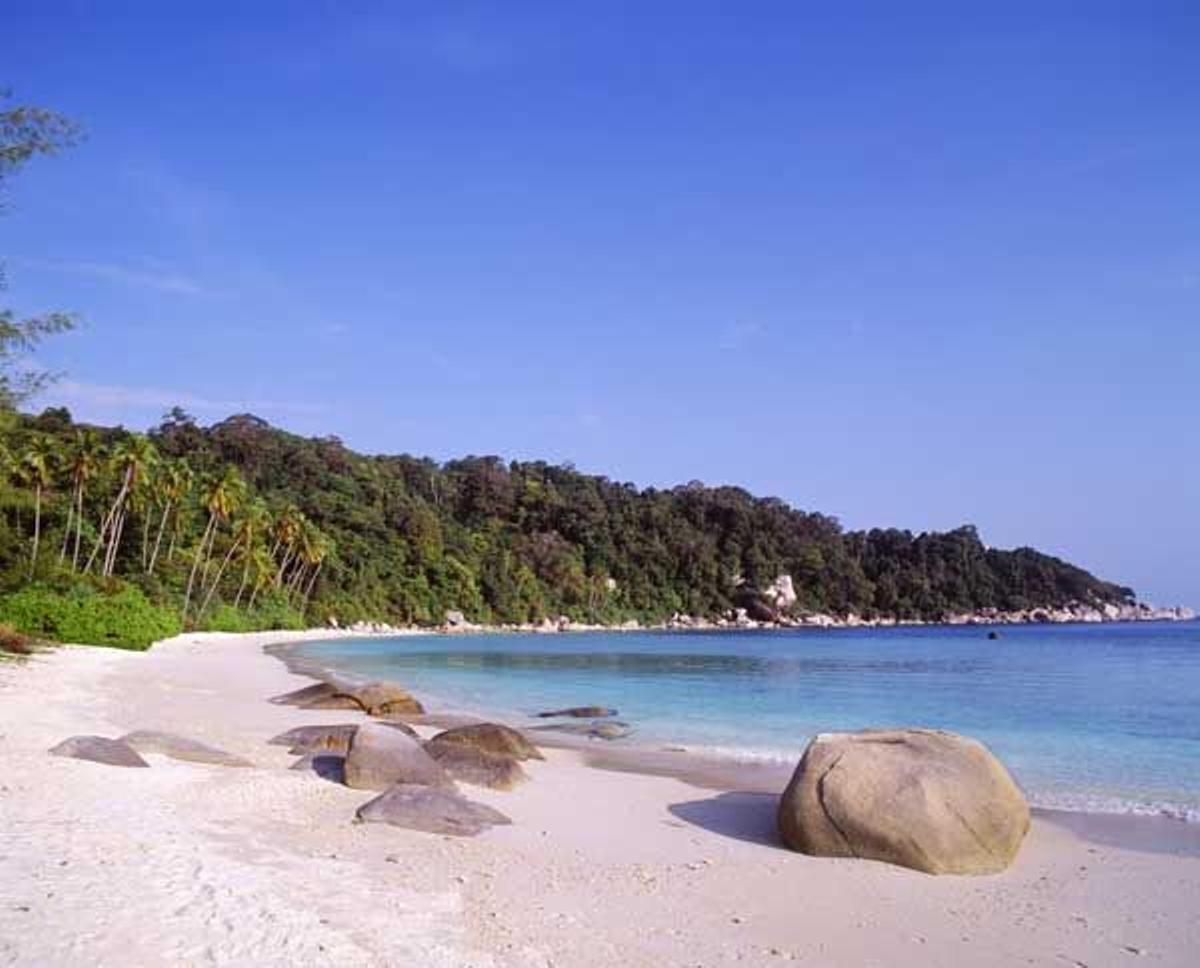 Playa en la isla Pulau Besar.