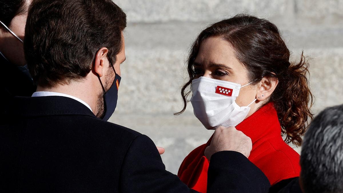 Pablo Casadio e Isabel Díaz Ayuso, juntos con motivo de los actos del Día de la Constitución.