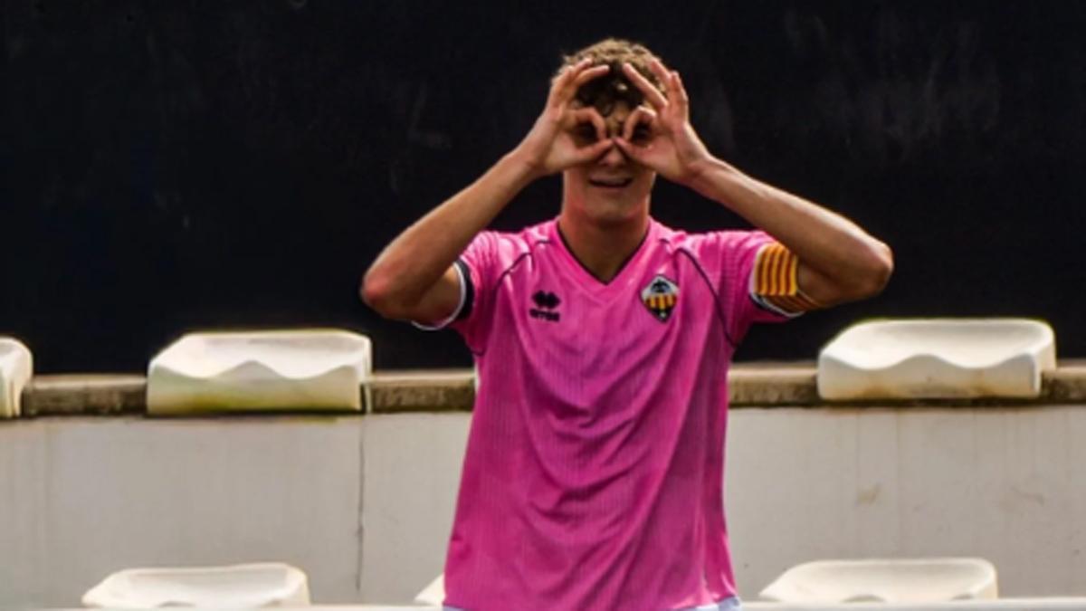 Fran Santamaría, celebrando un gol con el Castellón