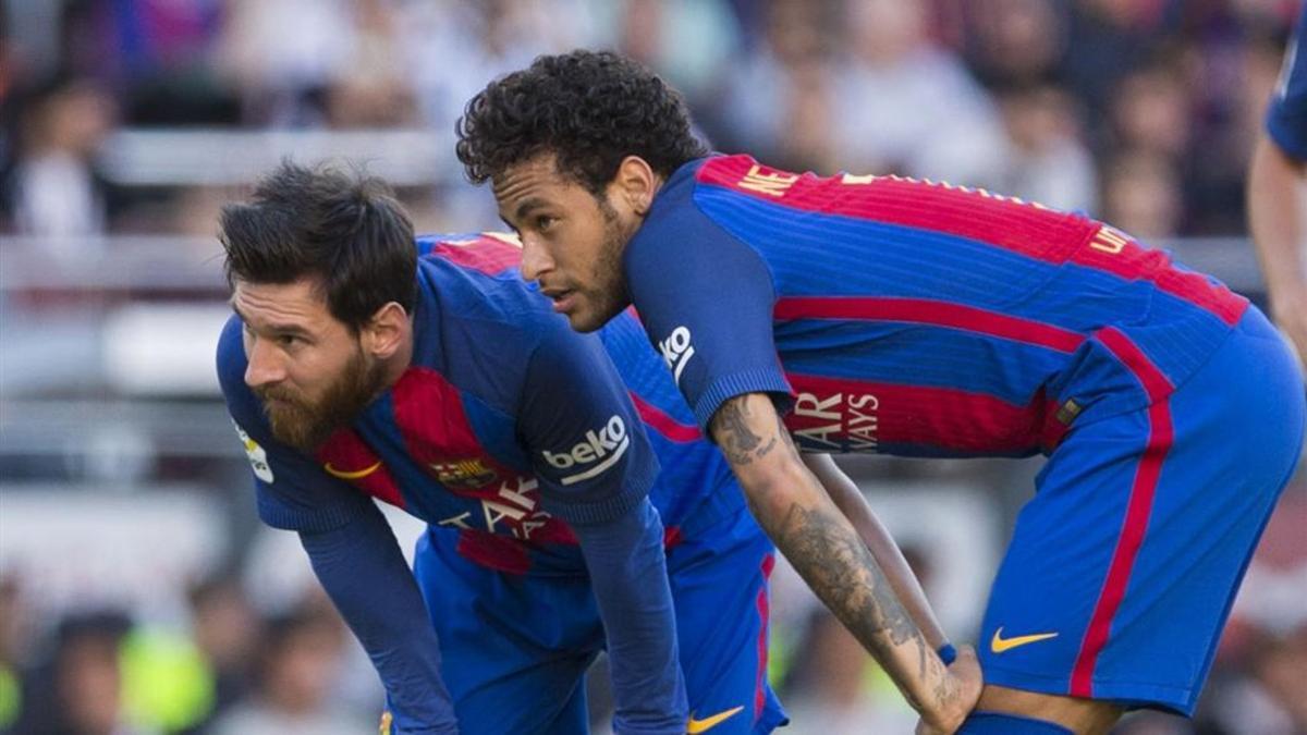 Messi y Neymar tendrán a Paco Alcácer como compañero de tridente
