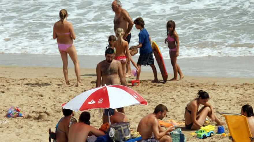 La gente ya disfruta de las playas.