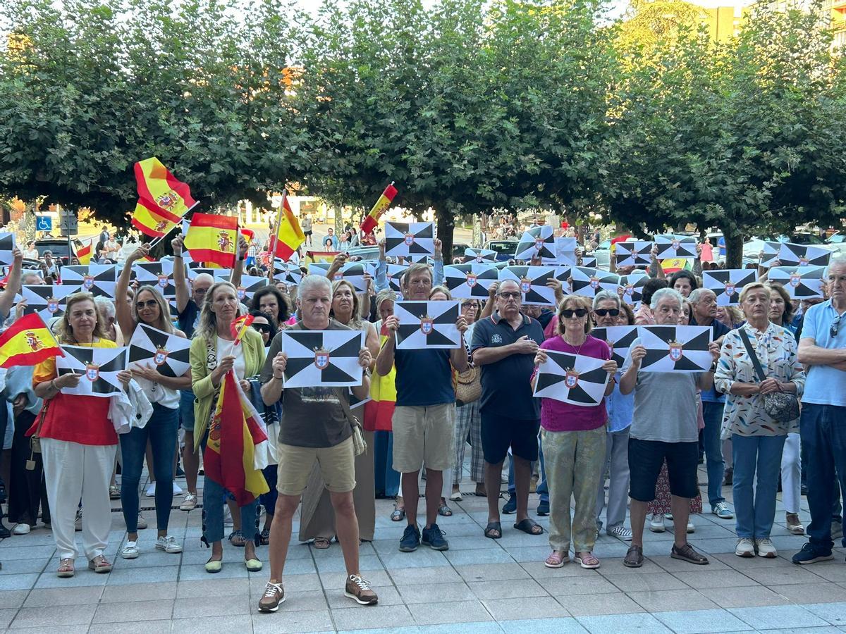EN IMÁGENES: Castrillón se suma a las movilizaciones en apoyo a Ceuta