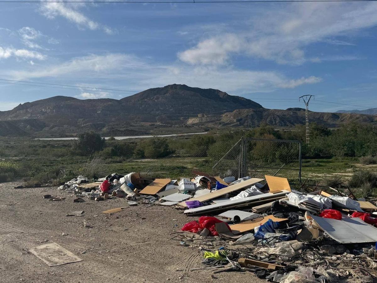 El PSOE alerta de que Alicante es un "polvorín" en pleno riesgo extremo de incendios