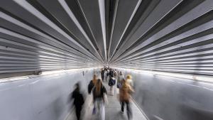 Barcelona 10/11/2025 Pasillo que une la Línea 1 y la Línea 3 de metro en la parada de Catalunya, que TMB prevé cerrar el próximo verano por obras para retirar amianto Fotografía de Ferran Nadeu