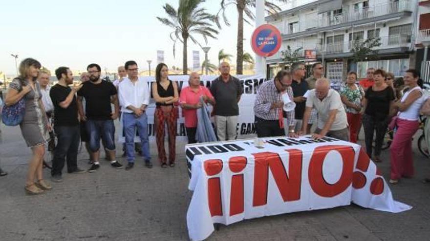 El Síndic afea a Gandia que no  dé la información que solicitan los vecinos de la playa