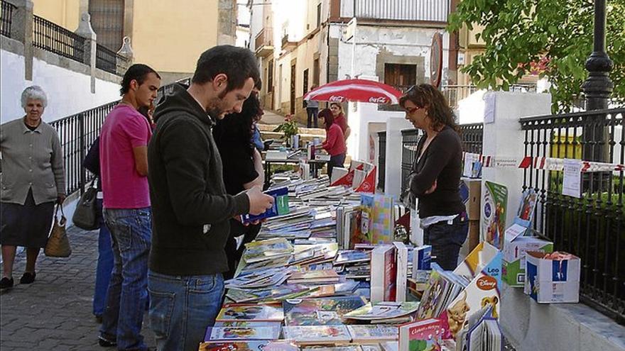 Mercadillo de libros hoy de la Asociación Femar