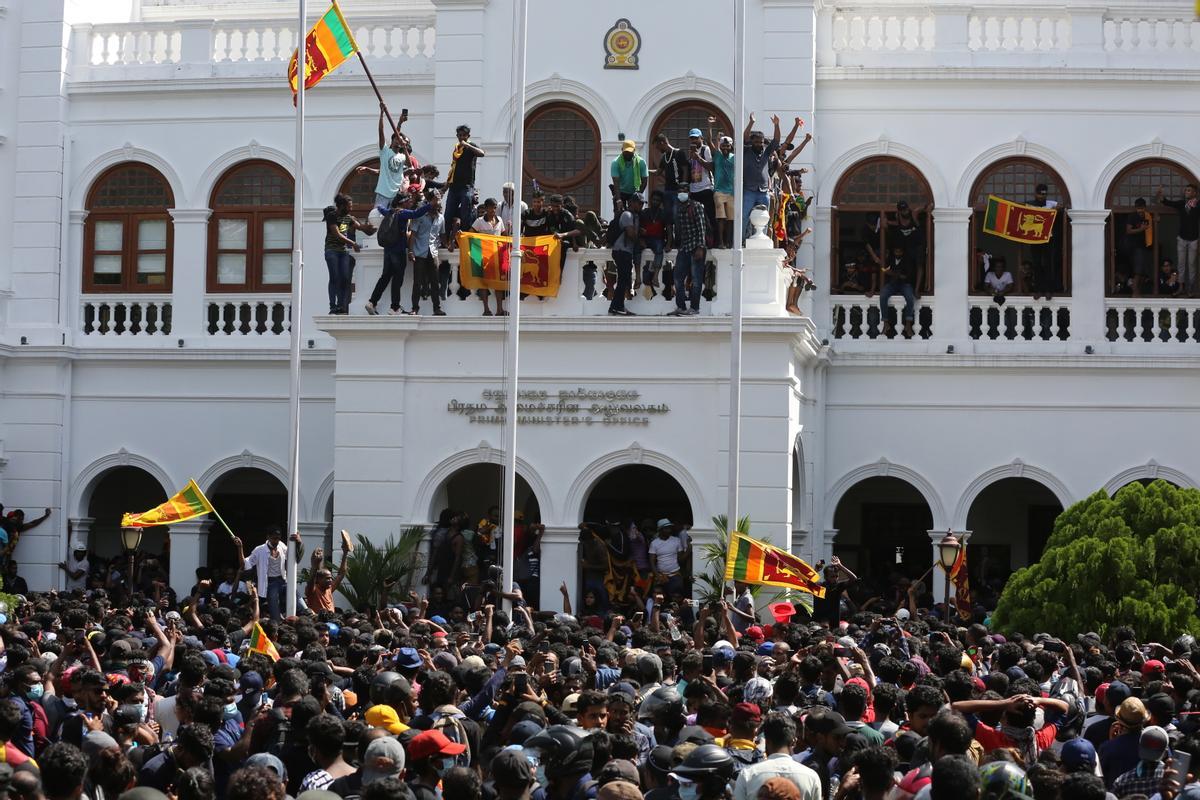 15/3/2022. Protestas en Sri Lanka contra el Gobierno por la crisis económica, los manifestantes acudieron a la residencia presidencial para quemarla