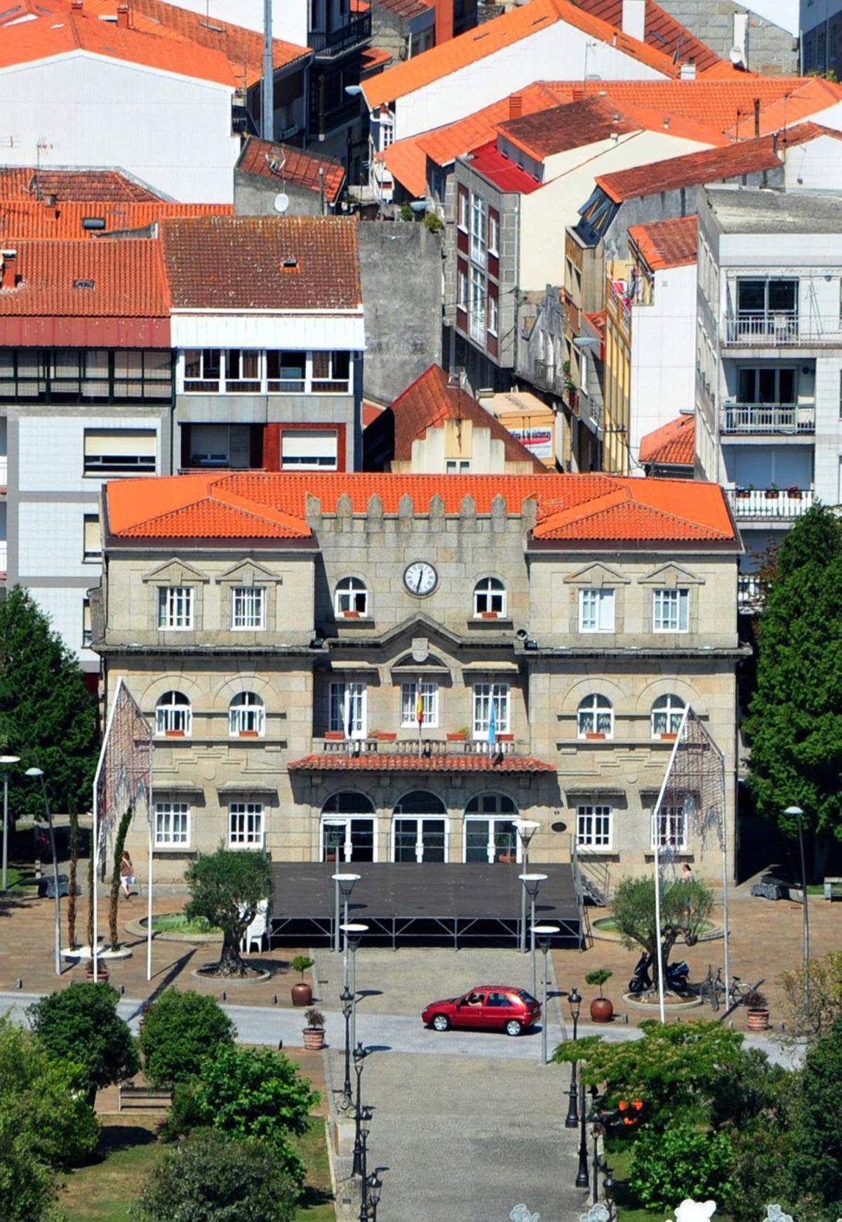 Fachada de la Casa Consistorial de O Grove. |  Iñaki Abella