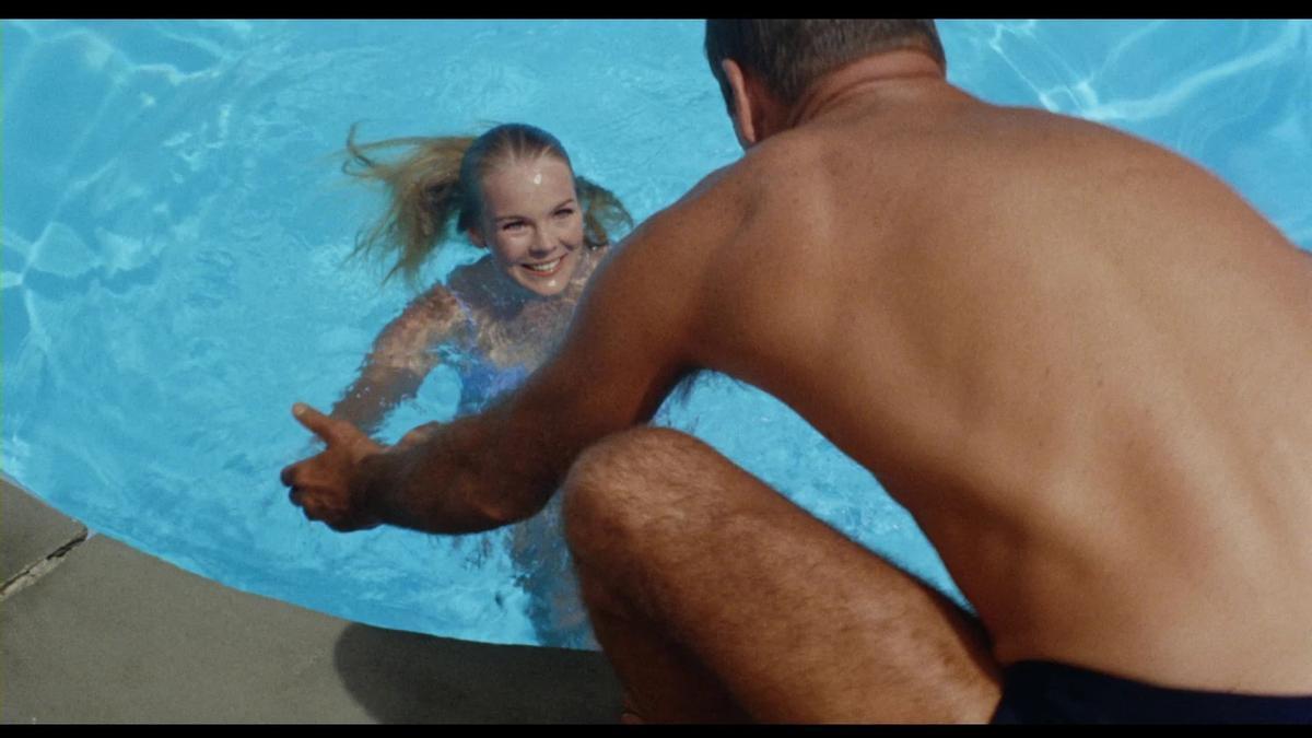 Un fotograma de "The Swimmer".