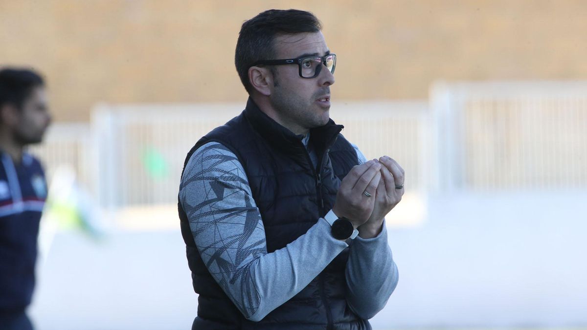 Yago Iglesias, en el banquillo del Zamora CF