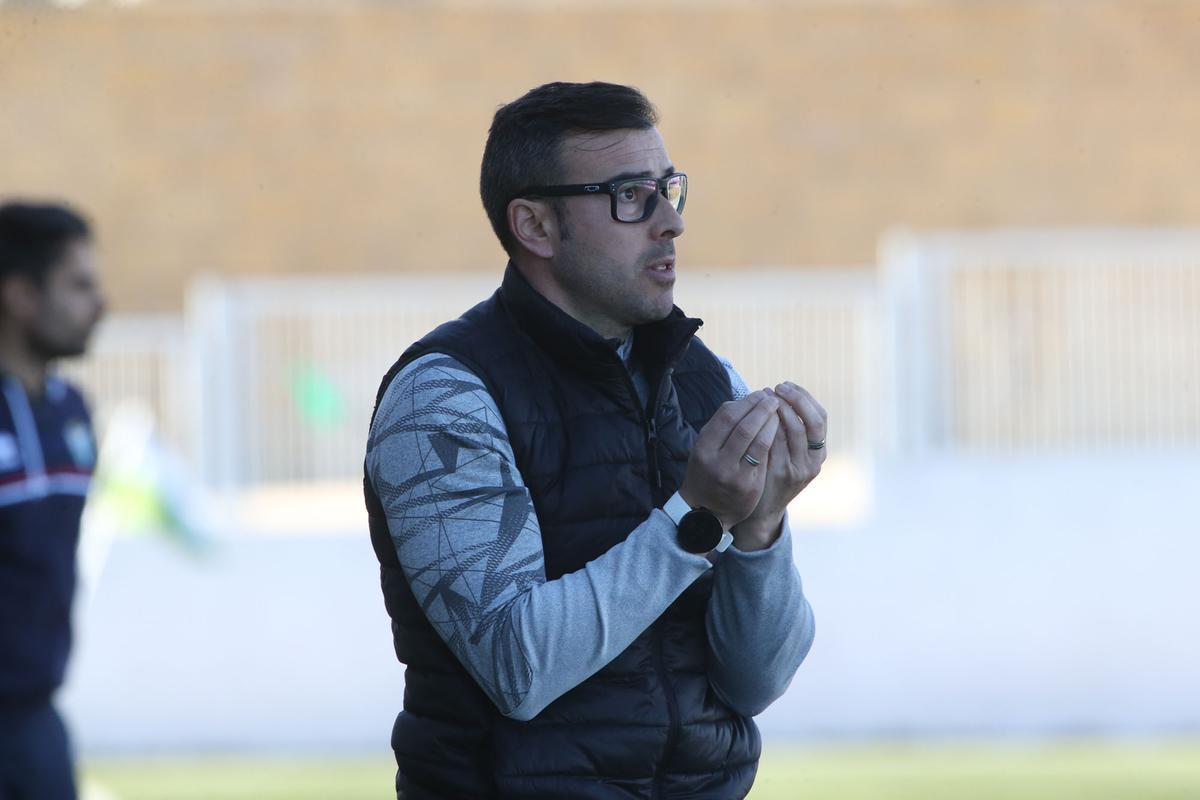 Yago Iglesias, en el banquillo del Zamora CF